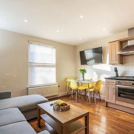 One Bedroom Flat In Bush Hill Park Enfield Extérieur photo