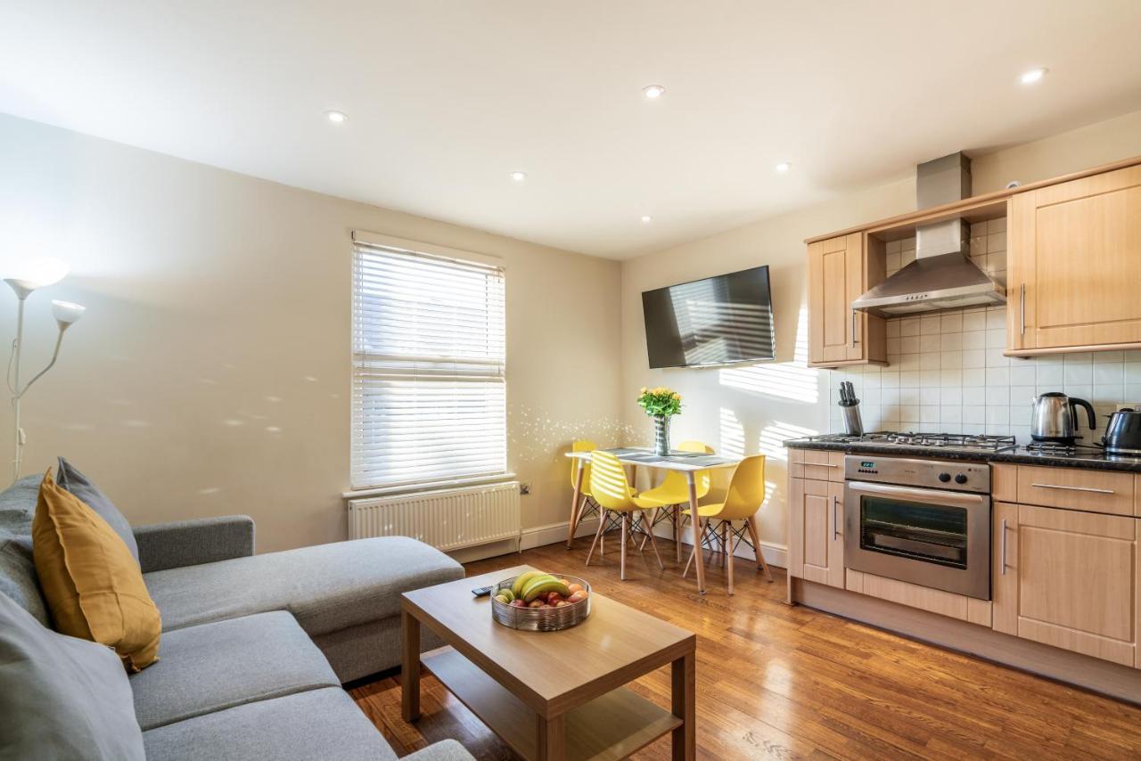 One Bedroom Flat In Bush Hill Park Enfield Extérieur photo