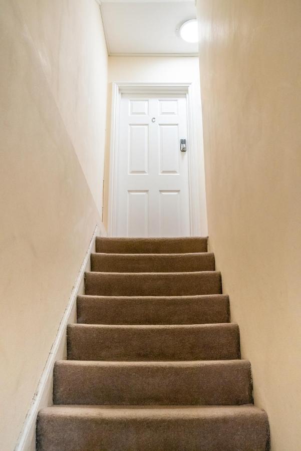 One Bedroom Flat In Bush Hill Park Enfield Extérieur photo