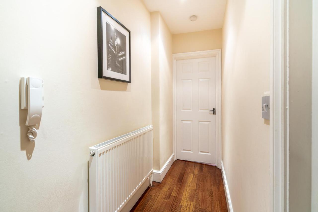 One Bedroom Flat In Bush Hill Park Enfield Extérieur photo